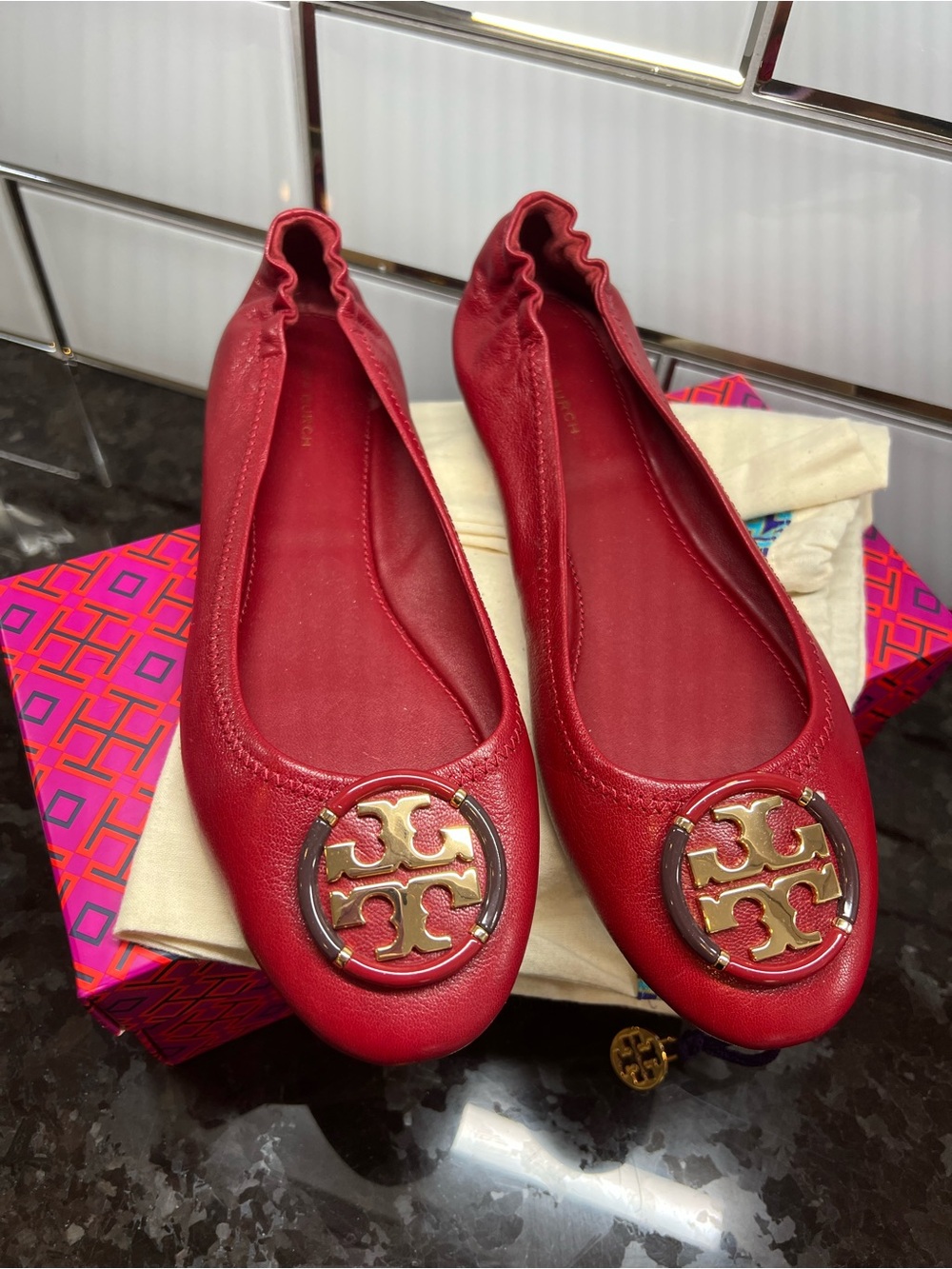 Tory Burch Red Leather Ballet Flats โ Gold Double T Logo โ Size 8 โ Brand New